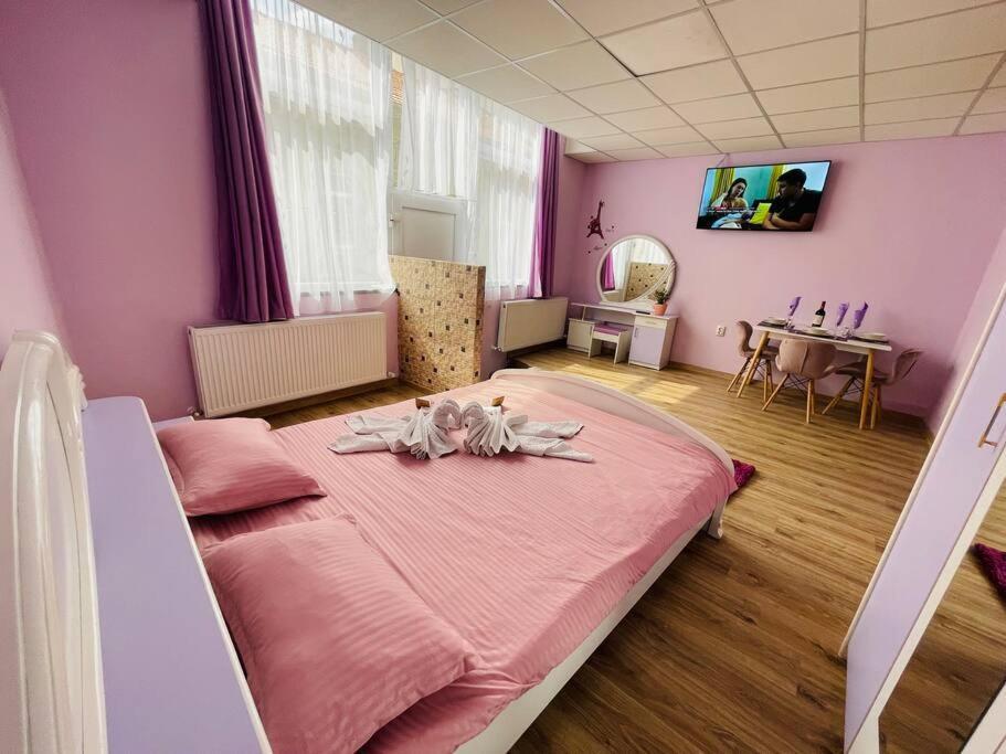 Lavender Luxury Apartment Oradea Exterior foto